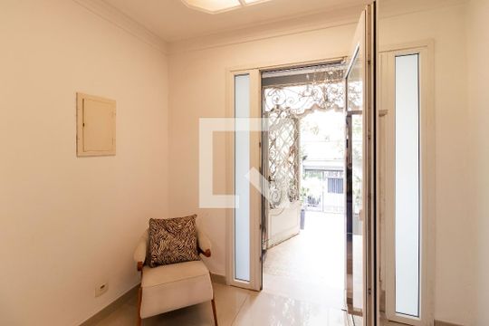 Entrada de casa para alugar com 3 quartos, 280m² em Perdizes, São Paulo