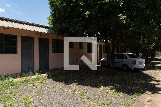Quintal de casa à venda com 1 quarto, 400m² em Chacara Nossa Senhora Auxiliadora, Paulínia