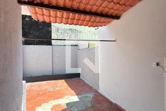 Área externa de casa à venda com 2 quartos, 108m² em Jardim Fenix, São Bernardo do Campo
