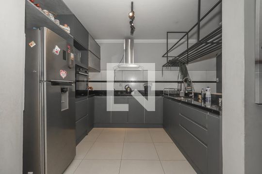 Casa à venda com 3 quartos, 180m² em Jardim Itu, Porto Alegre