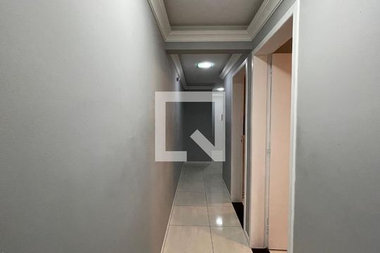 Corredor de apartamento para alugar com 3 quartos, 88m² em Passa Vinte, Palhoça