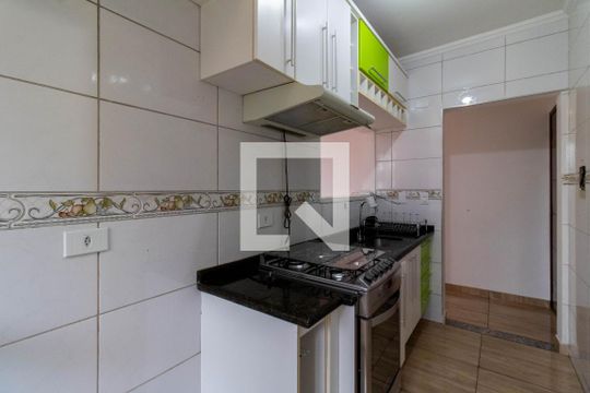 Cozinha de apartamento para alugar com 2 quartos, 52m² em Jardim Cocaia, Guarulhos