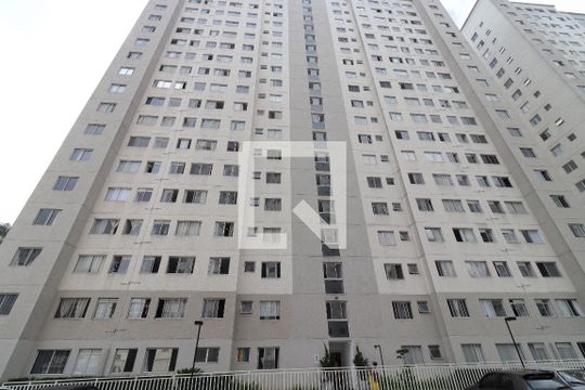 Fachada do bloco de apartamento para alugar com 2 quartos, 48m² em Usina Piratininga, São Paulo