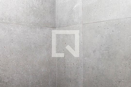 Banheiro de kitnet/studio para alugar com 1 quarto, 32m² em Cidade Baixa, Porto Alegre