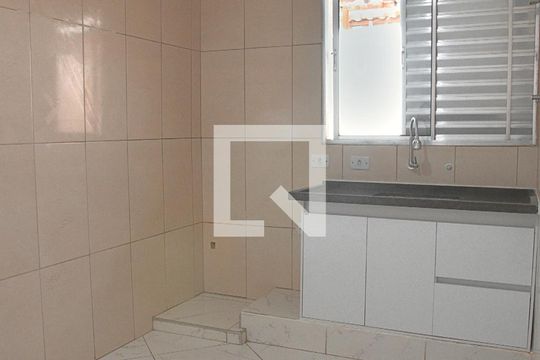 Cozinha de casa para alugar com 1 quarto, 50m² em Cidade Dutra, São Paulo