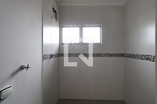 Banheiro da suíte de casa à venda com 3 quartos, 181m² em Vila Eldizia, Santo André