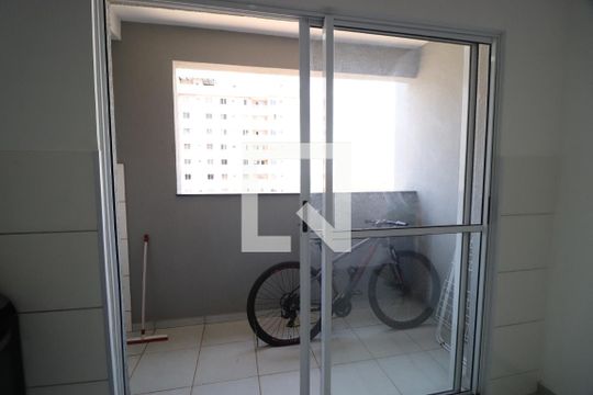 Sacada de apartamento para alugar com 2 quartos, 50m² em Laranjeiras, Uberlândia