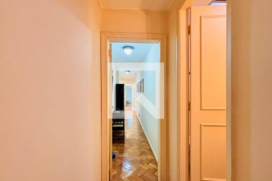 Corredor de apartamento para alugar com 5 quartos, 348m² em Copacabana, Rio de Janeiro