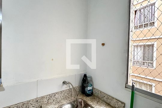 Área de Serviço de apartamento para alugar com 2 quartos, 43m² em Água Chata, Guarulhos