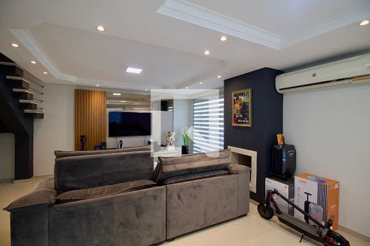 Casa de Condomínio para alugar com 3 quartos, 150m² em Cachoeira, Curitiba