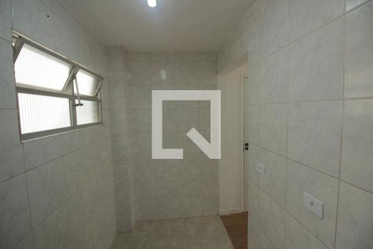 Cozinha e Área de Serviço de apartamento para alugar com 1 quarto, 60m² em José Menino, Santos