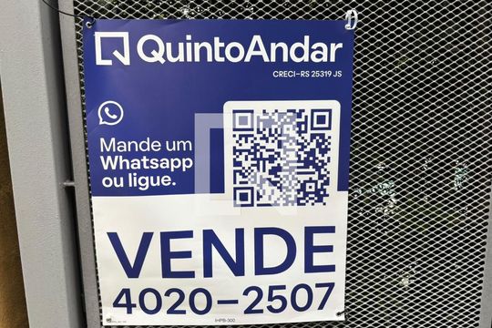Plaquinha Instalada código IHPB-300 de apartamento à venda com 1 quarto, 67m² em Jardim Itu, Porto Alegre