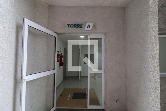 Fachada da entrada de apartamento para alugar com 2 quartos, 37m² em Vila Gea, São Paulo