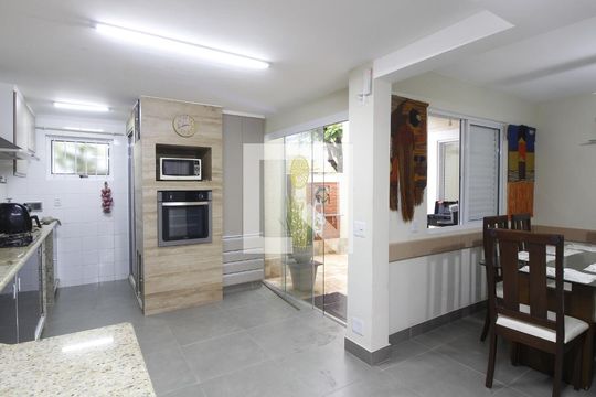 Cozinha de casa para alugar com 5 quartos, 117m² em Braga, Cabo Frio