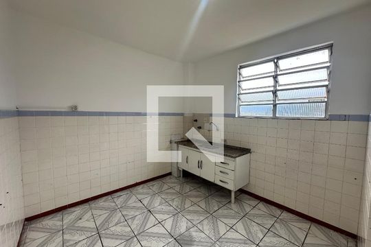 Banheiro de apartamento para alugar com 2 quartos, 44m² em Beira Mar, São Vicente