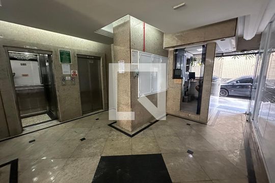 Hall de entrada de kitnet/studio para alugar com 1 quarto, 36m² em Centro, São Vicente