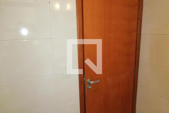 Banheiro da Suíte de apartamento para alugar com 2 quartos, 78m² em Jardim Apolo Ii, São José dos Campos