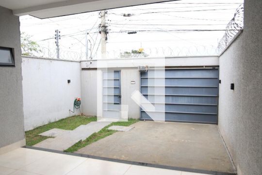 Casa à venda com 3 quartos, 192m² em Jardim Novo Mundo, Goiânia