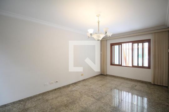 Casa para alugar com 4 quartos, 163m² em Jardim Londrina, São Paulo