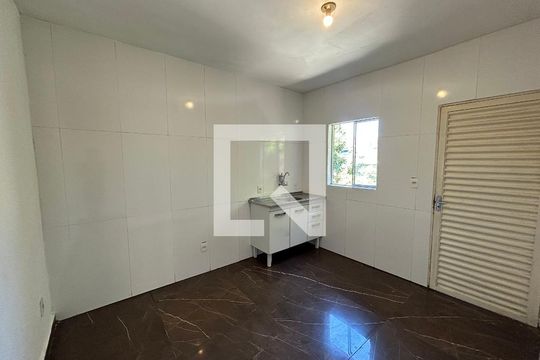 Casa para alugar com 2 quartos, 62m² em Novo Progresso, Contagem