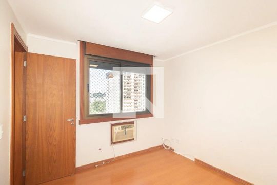 Quarto de apartamento para alugar com 3 quartos, 100m² em Menino Deus, Porto Alegre