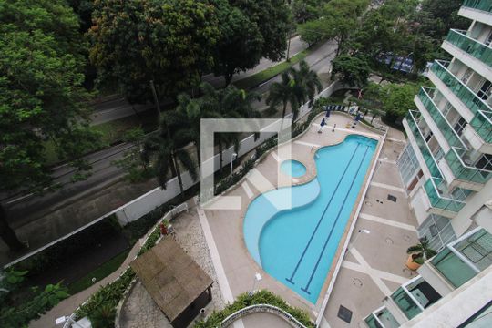 Varanda de kitnet/studio para alugar com 1 quarto, 28m² em Camorim, Rio de Janeiro