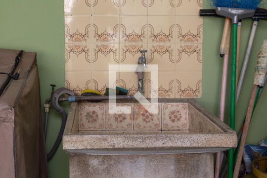 Área de Serviço de casa para alugar com 2 quartos, 75m² em Jardim Rosana, Guarulhos