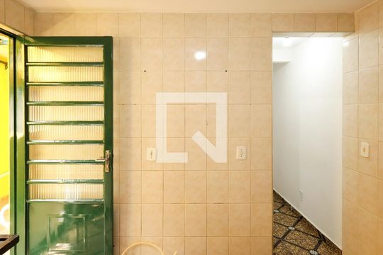 Cozinha de casa para alugar com 1 quarto, 40m² em Jardim Niteroi, São Paulo