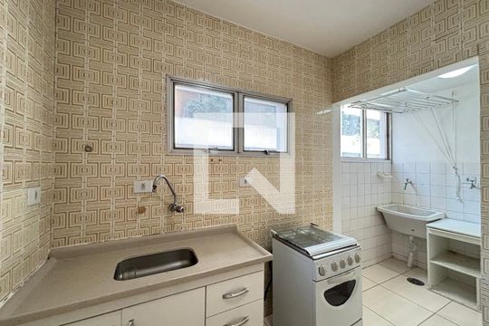 Cozinha de apartamento para alugar com 2 quartos, 60m² em Vila Madalena, São Paulo