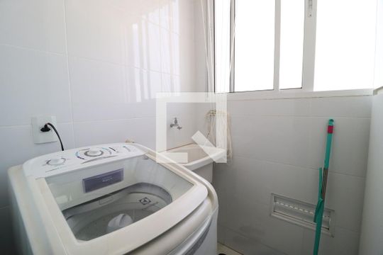 Área de Serviço de apartamento para alugar com 2 quartos, 62m² em Granja Marileusa, Uberlândia