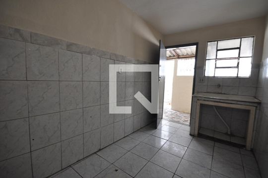 Cozinha de casa para alugar com 1 quarto, 25m² em Vila Medeiros, São Paulo
