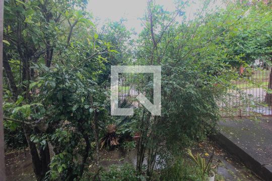 Vista de casa à venda com 4 quartos, 150m² em Espírito Santo, Porto Alegre