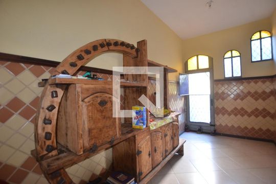 Hall de entrada de casa para alugar com 3 quartos, 500m² em Osvaldo Cruz, Rio de Janeiro