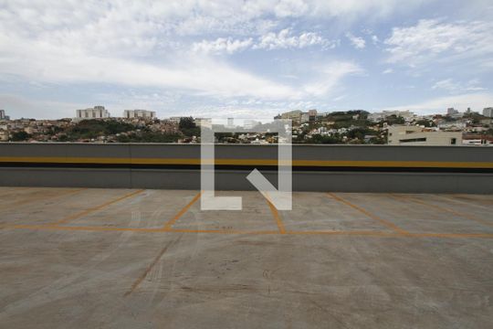 Apartamento para alugar com 1 quarto, 94m² em Estoril, Belo Horizonte