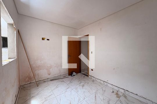 Suite 2 de casa à venda com 2 quartos, 72m² em Vila Lucinda, Santo André