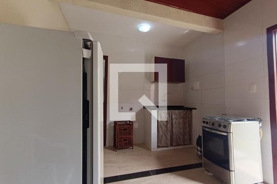 SALA de casa de condomínio para alugar com 1 quarto, 40m² em Jardim Bela Vista, Rio das Ostras