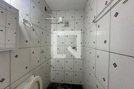 Banheiro de casa para alugar com 1 quarto, 40m² em Vila do Conde, Barueri