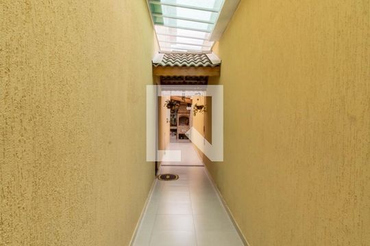 Corredor Lateral de casa à venda com 3 quartos, 105m² em Jardim Santa Barbara, Guarulhos