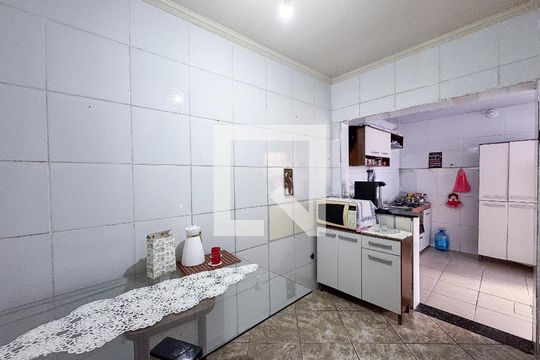 Cozinha de casa para alugar com 2 quartos, 76m² em Brasil Industrial, Belo Horizonte