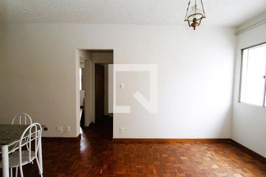 Sala de apartamento à venda com 2 quartos, 57m² em Padre Eustáquio, Belo Horizonte