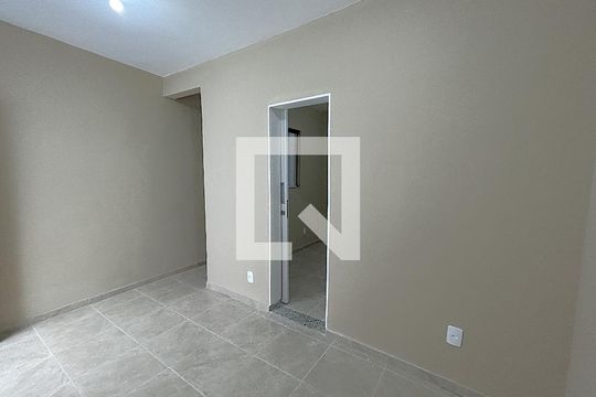 Sala de casa para alugar com 1 quarto, 35m² em Madureira, Rio de Janeiro
