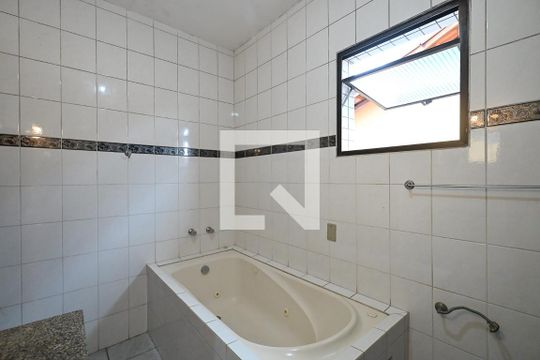 Banheiro Suíte  de casa para alugar com 3 quartos, 260m² em Jardim America, Taboão da Serra