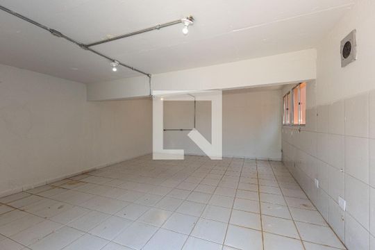 Garagem de casa de condomínio para alugar com 3 quartos, 1200m² em Estância Serrana, Nova Lima