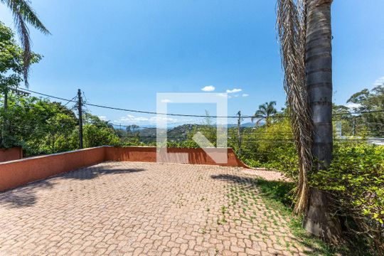 Vista do Quarto 1 de casa de condomínio para alugar com 3 quartos, 1200m² em Estância Serrana, Nova Lima