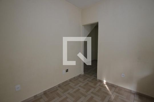 Sala / Cozinha de kitnet/studio para alugar com 1 quarto, 36m² em Vila Valqueire, Rio de Janeiro