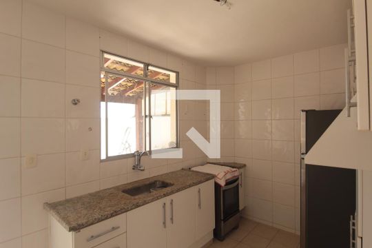 Cozinha de apartamento para alugar com 2 quartos, 79m² em Dona Clara, Belo Horizonte