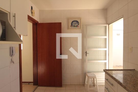 Cozinha de apartamento para alugar com 2 quartos, 79m² em Dona Clara, Belo Horizonte