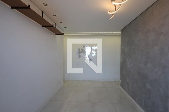 Sala de apartamento para alugar com 2 quartos, 55m² em Quitaúna, Osasco