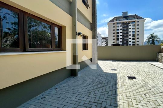 Casa para alugar com 4 quartos, 300m² em Trindade, Florianópolis