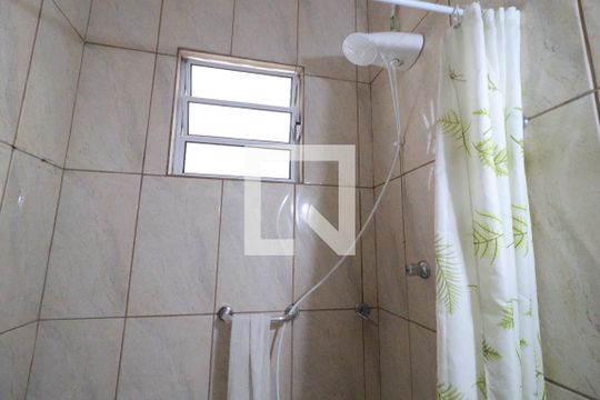 Banheiro de casa para alugar com 2 quartos, 85m² em Veleiros, São Paulo